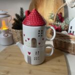 قوری و ماگ طرح کلبه کریسمس